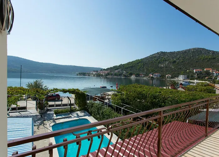 Beachfront Mami * Poljica (Trogir)