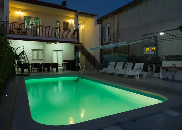 Beachfront Mami בית נופש Poljica (Trogir)