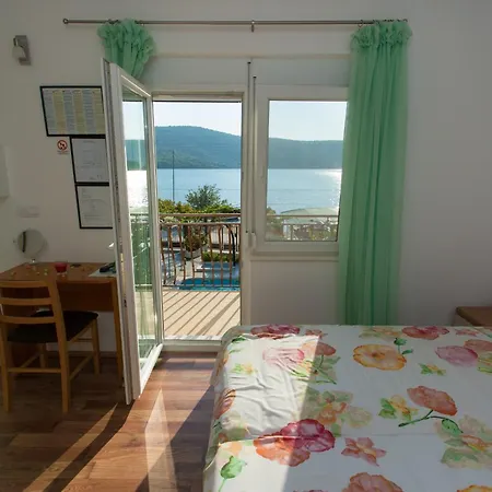 Beachfront Mami Holiday home Poljica (Trogir)