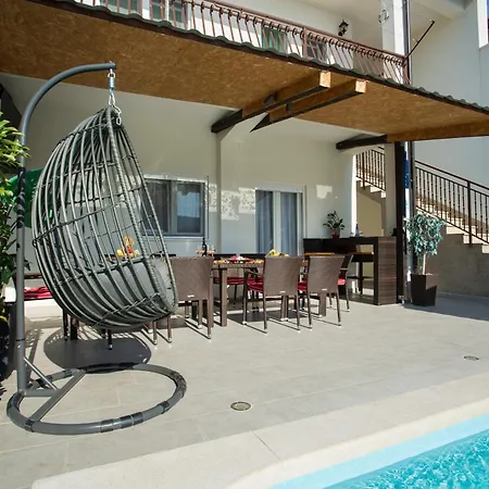 Holiday home Beachfront Mami *